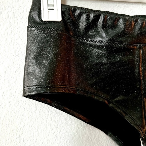 Rave girl happy face booty shorts - Picture 2 of 4